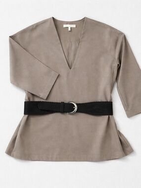 Oak + Fort Greige Structured Minimalist Scuba Knit V Neck Top | Small